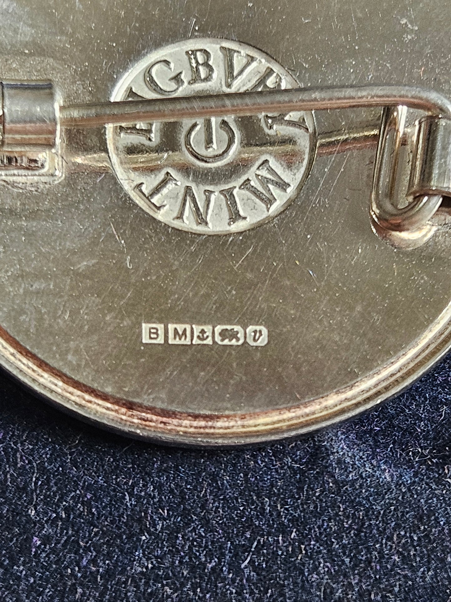 WW2 Veteran Pin Badge - Solid Sterling Silver. Fully Hallmarked.