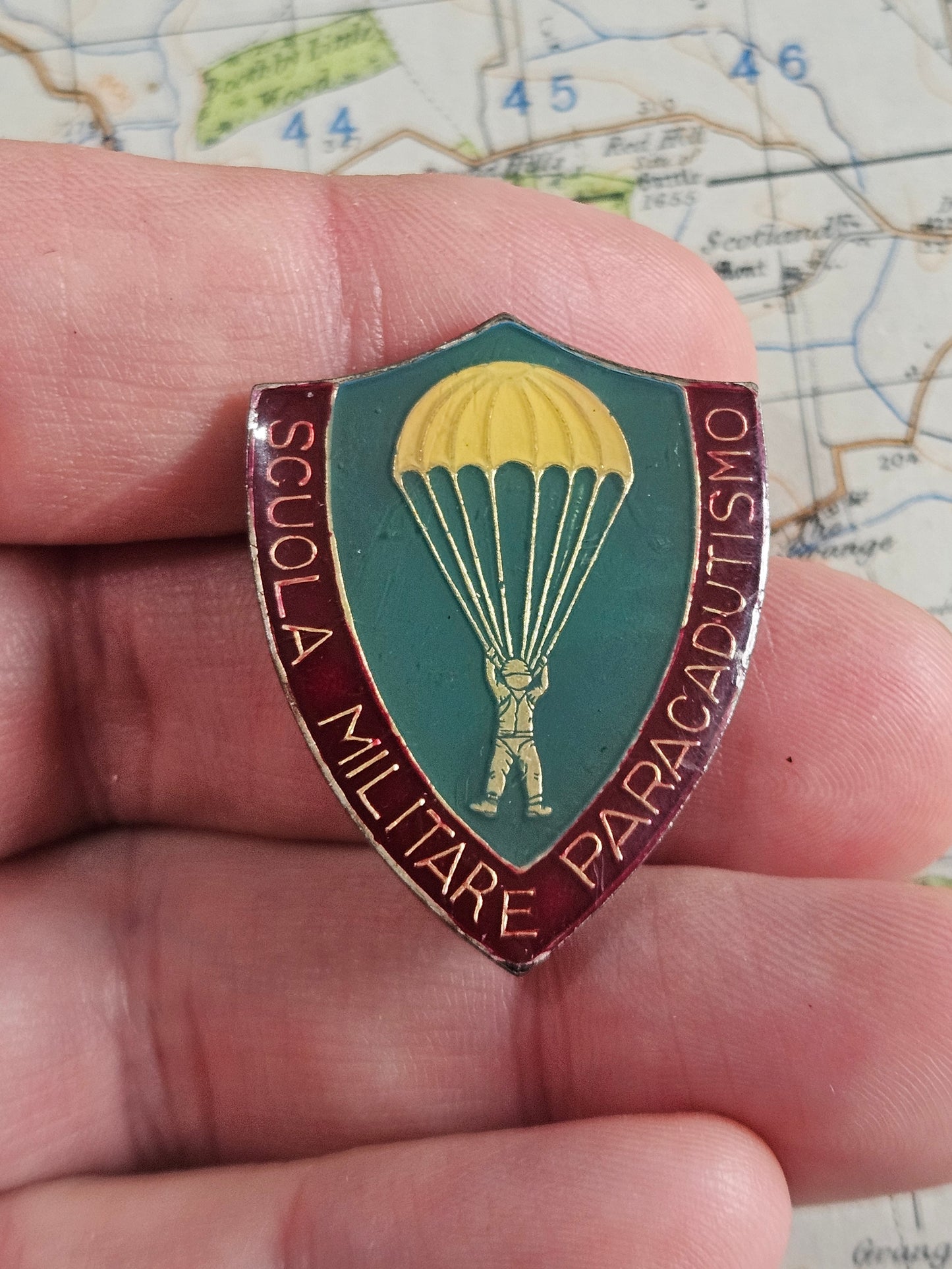 Italy Military Parachute School Badge.