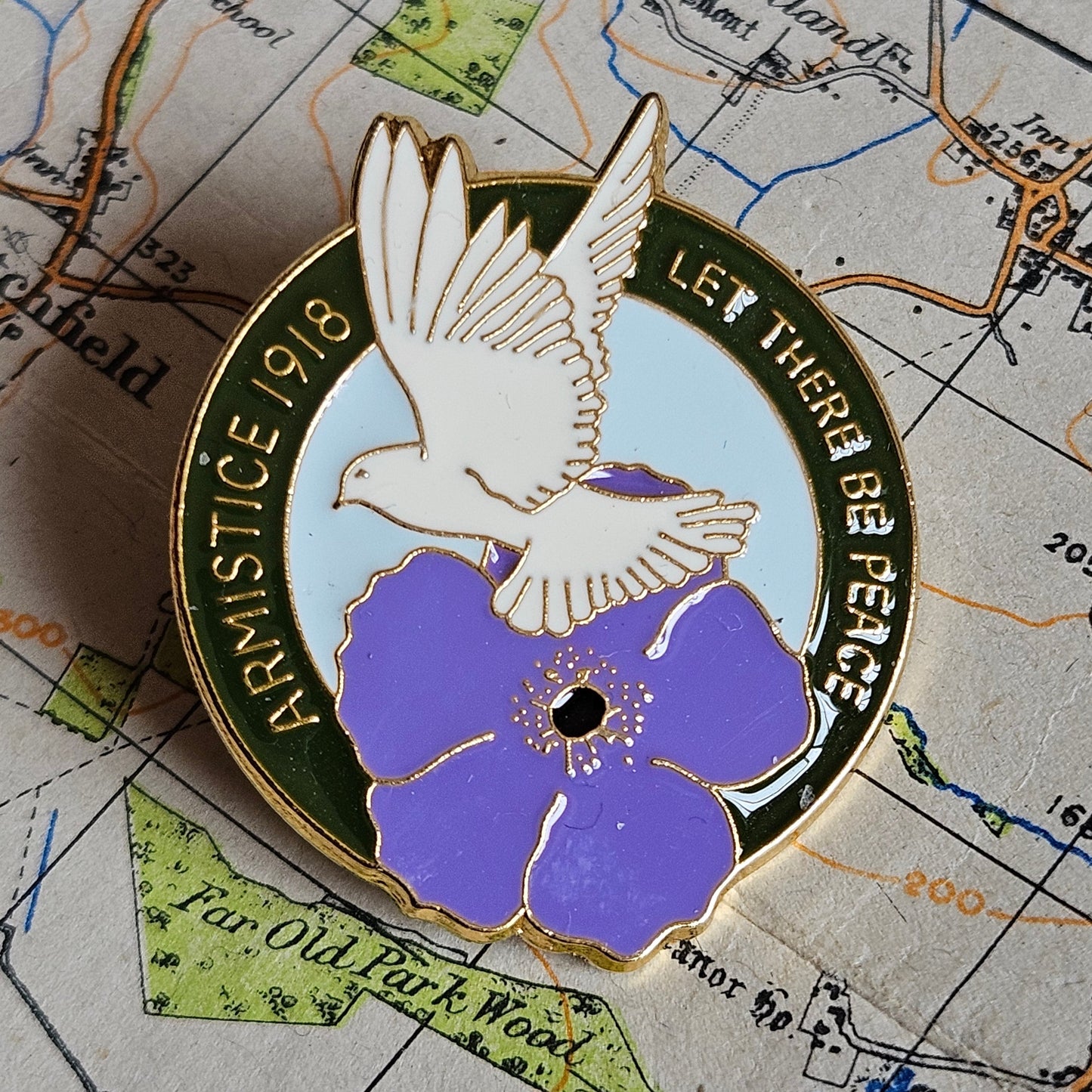 Armistice 1918 Pin Badge.