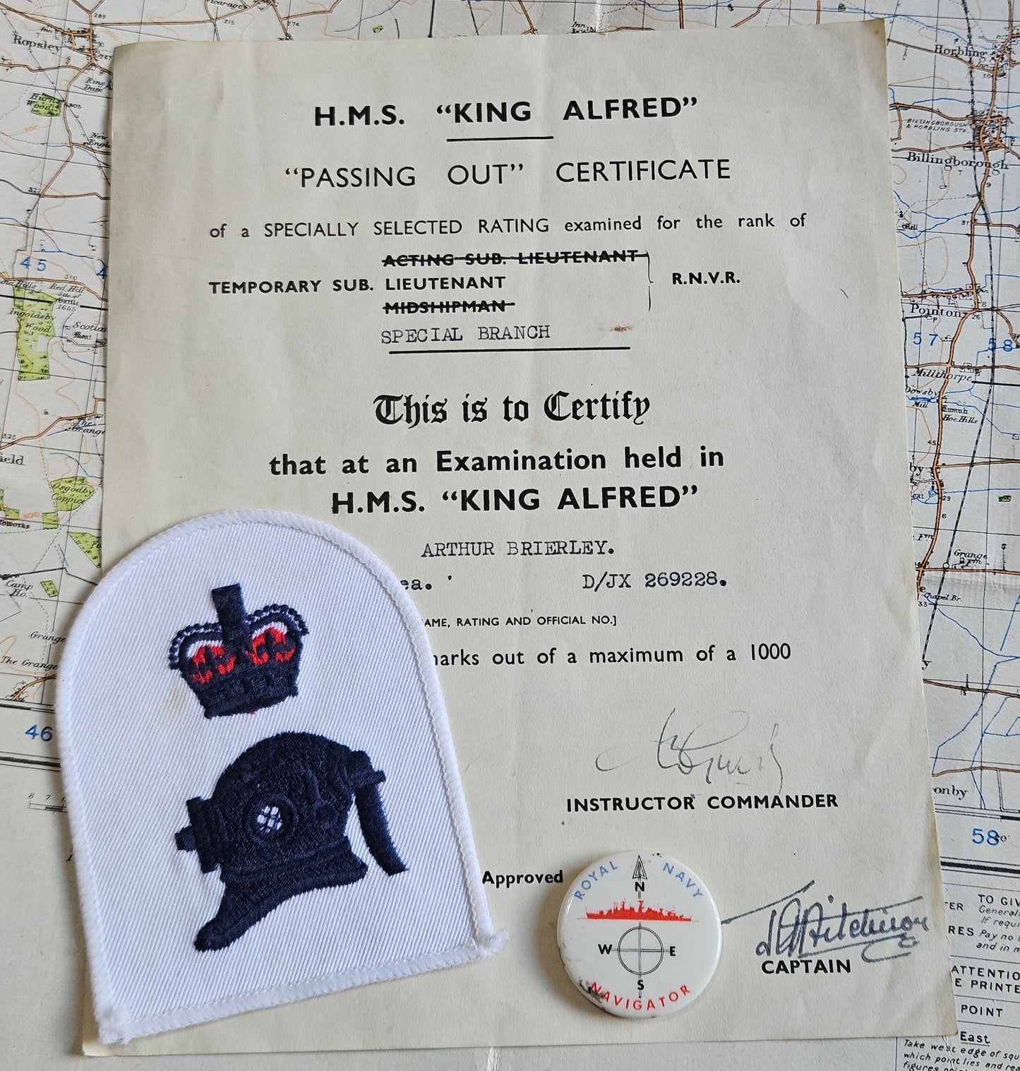 WW2 Royal Navy "Passing Out" Certificate with patch and badge.