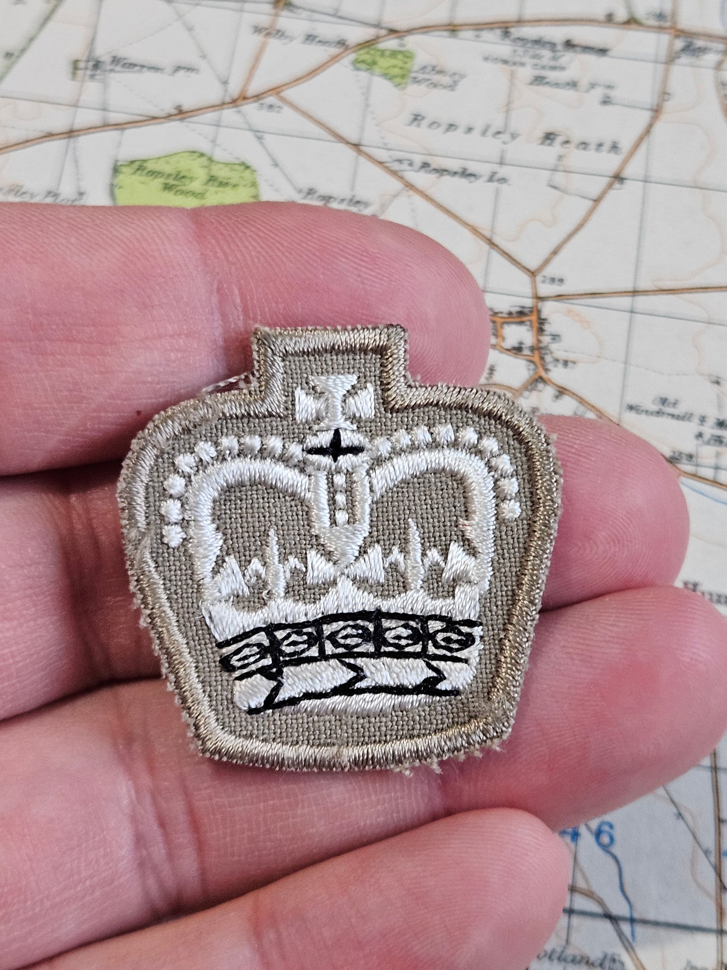British Army WO2 Queen's Crown Tropical/Desert Uniform Badge