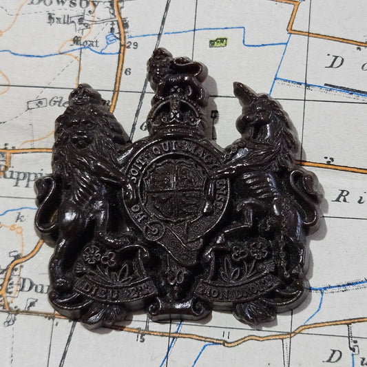 General Service Corps Brown Colour with King's Crown. Plastic Bakelite plastic cap badge
