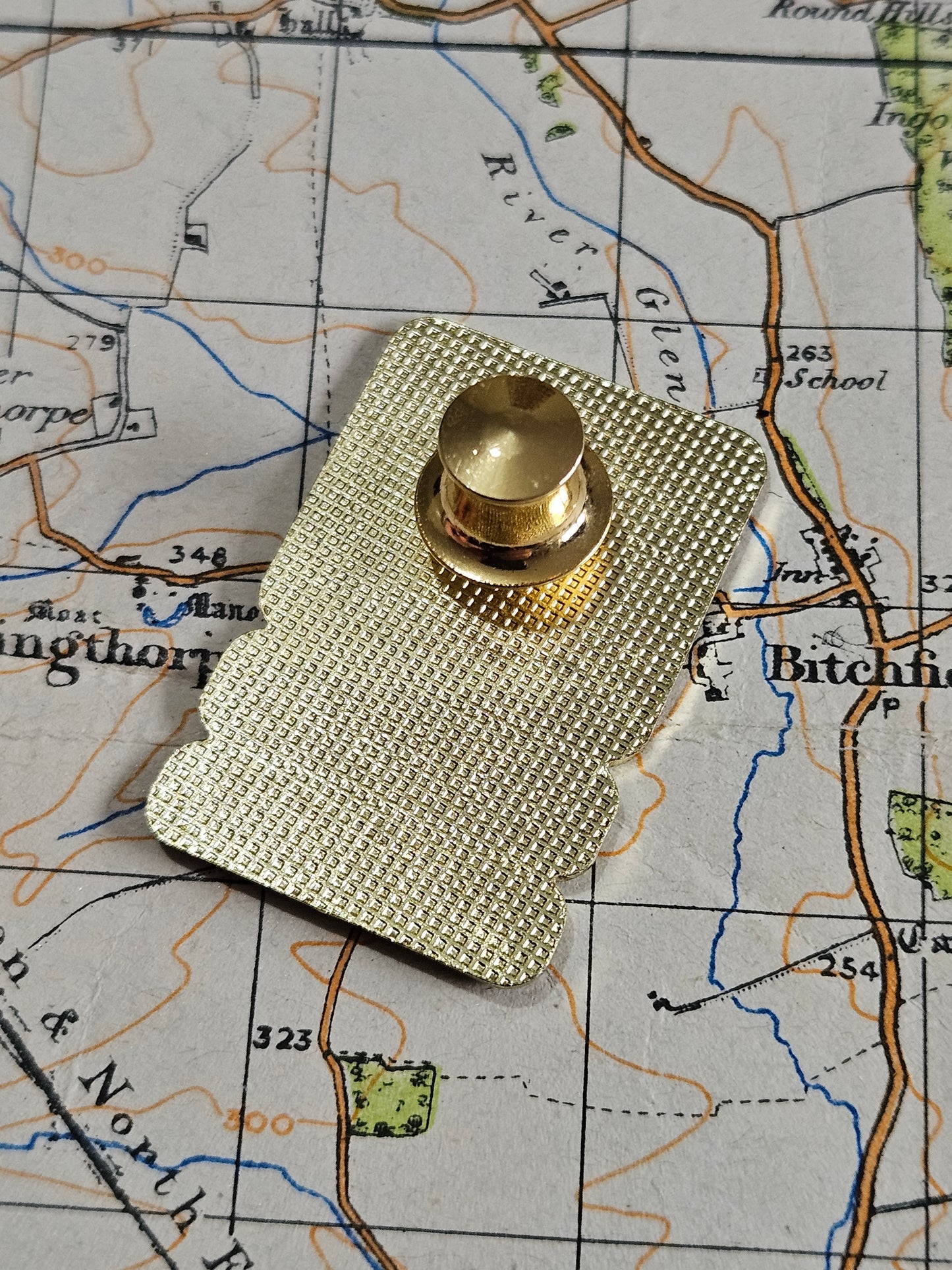 US Army "Army Strong" Pin Badge.