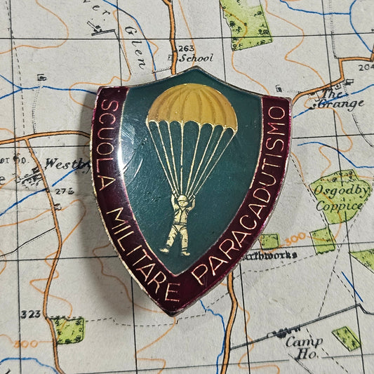 Italy Military Parachute School Badge.