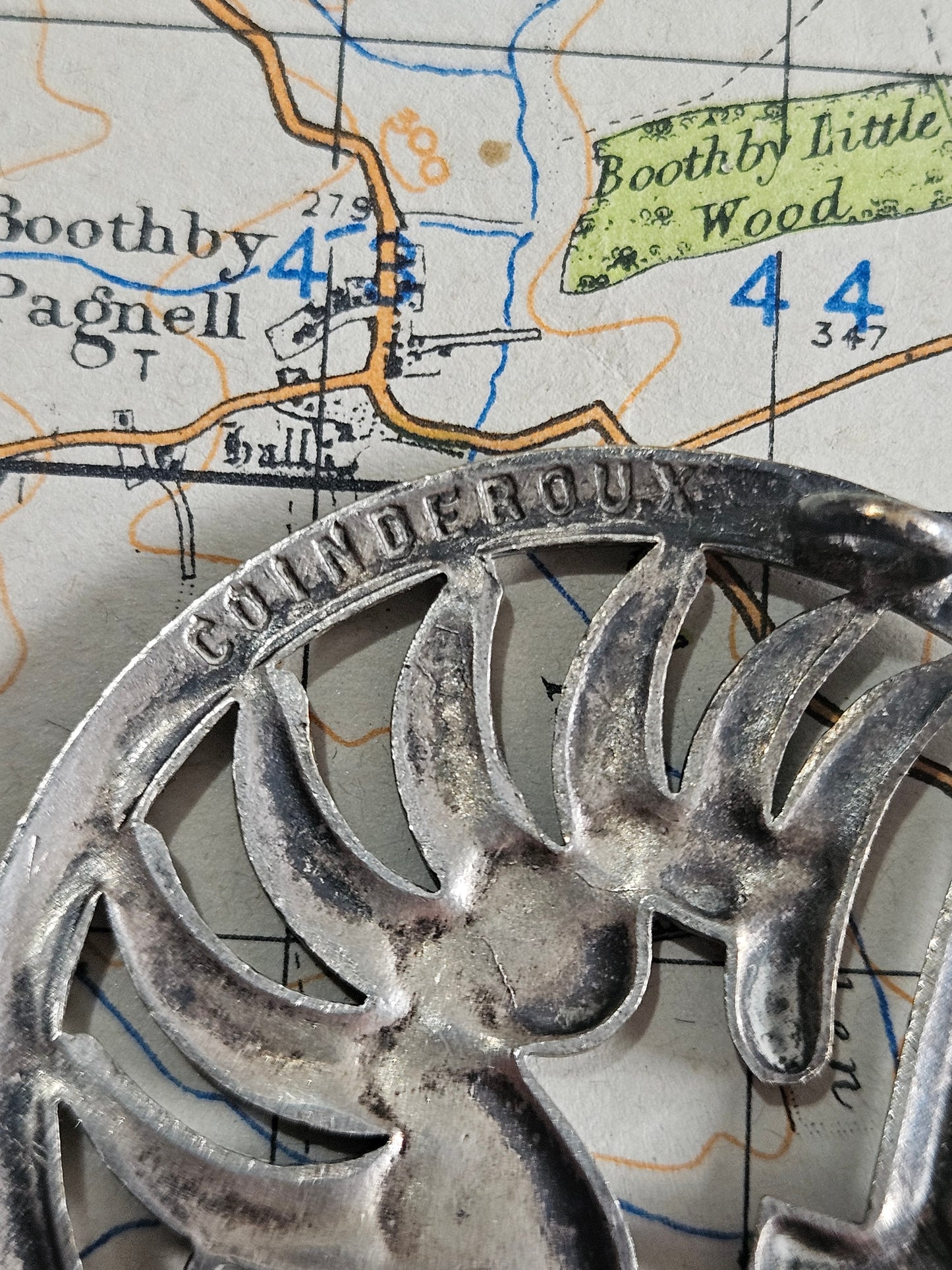 French Coinderoux Paratrooper Beret Military Badge.