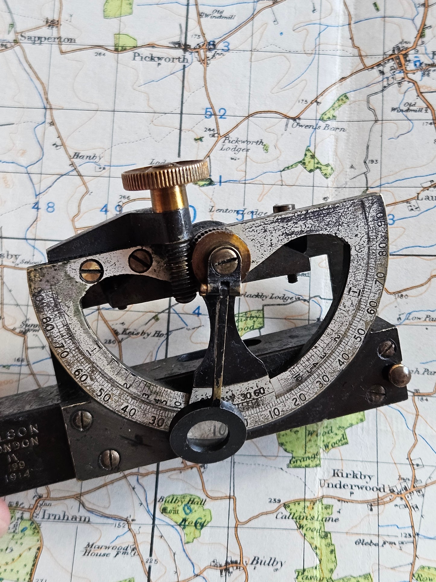 Vintage WW1 Wilson Clinometer 1914, Mark IV. Dated. Military Issue Crows Foot.