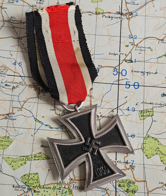 Original WW2 German, Nazi Iron Cross 2nd Class medal with Ribbon. C.E.Juncker, 2 Mark.