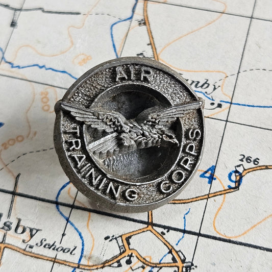 WW2 Plastic Economy Badge Air Training Corps.